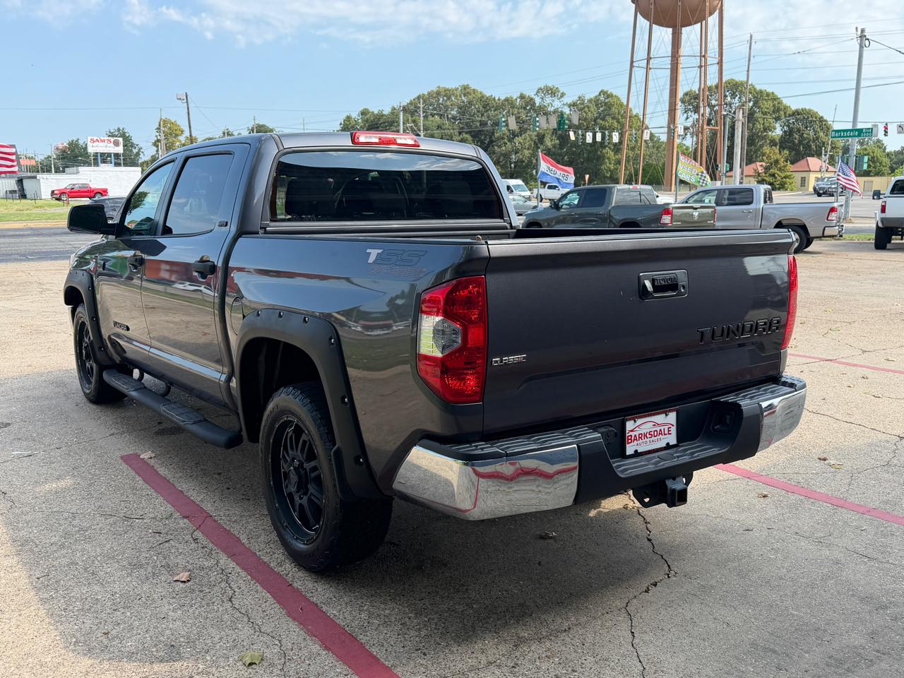 Toyota Tundra SR5 5.7L V8 CrewMax 2WD 2017