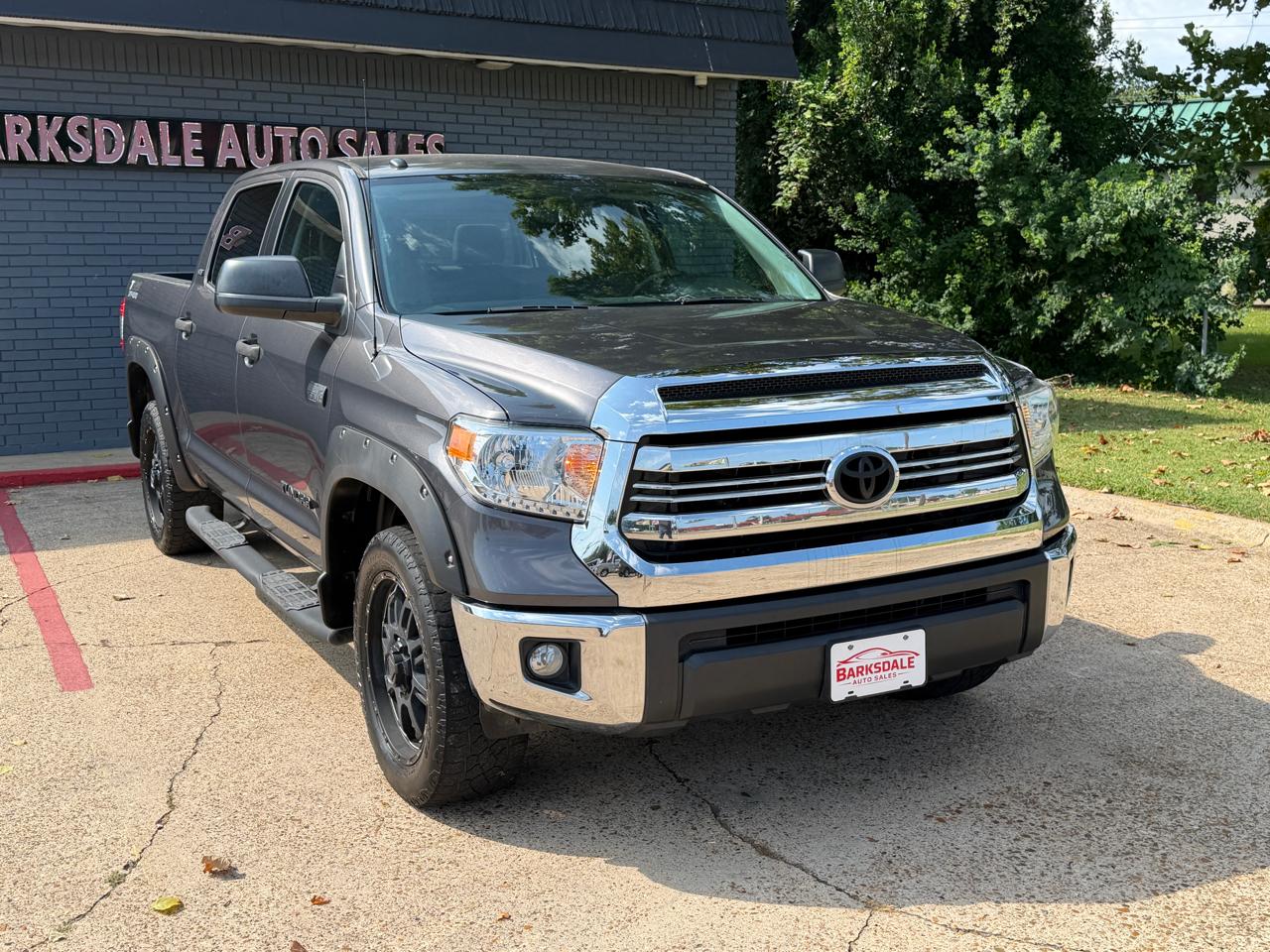 Toyota Tundra SR5 5.7L V8 CrewMax 2WD 2017
