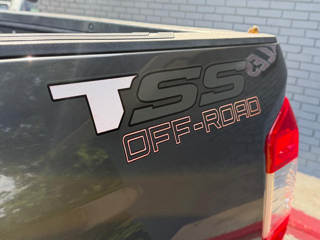 Toyota Tundra SR5 5.7L V8 CrewMax 2WD 2017