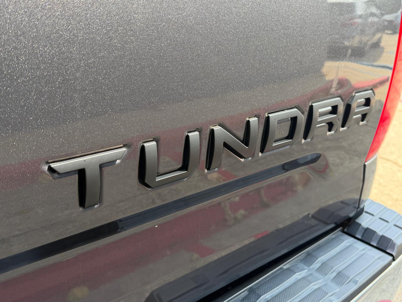 Toyota Tundra SR5 5.7L V8 CrewMax 2WD 2017