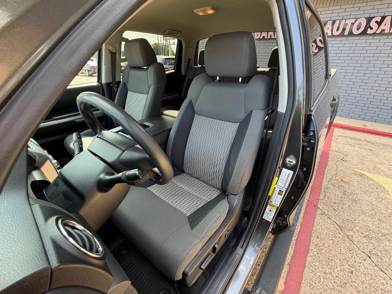 Toyota Tundra SR5 5.7L V8 CrewMax 2WD 2017