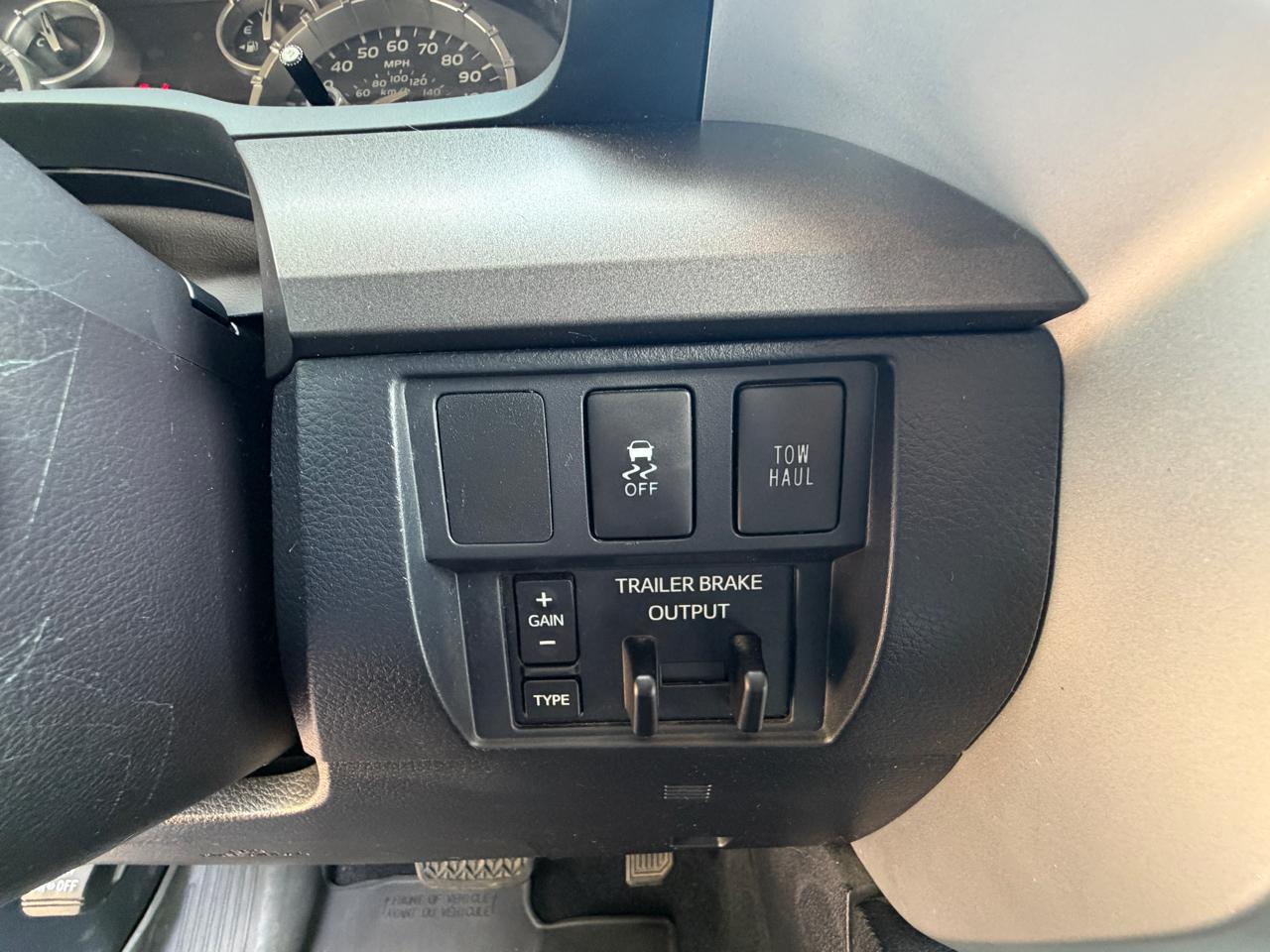 Toyota Tundra SR5 5.7L V8 CrewMax 2WD 2017