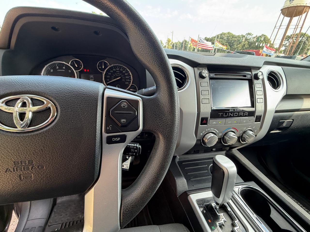 Toyota Tundra SR5 5.7L V8 CrewMax 2WD 2017