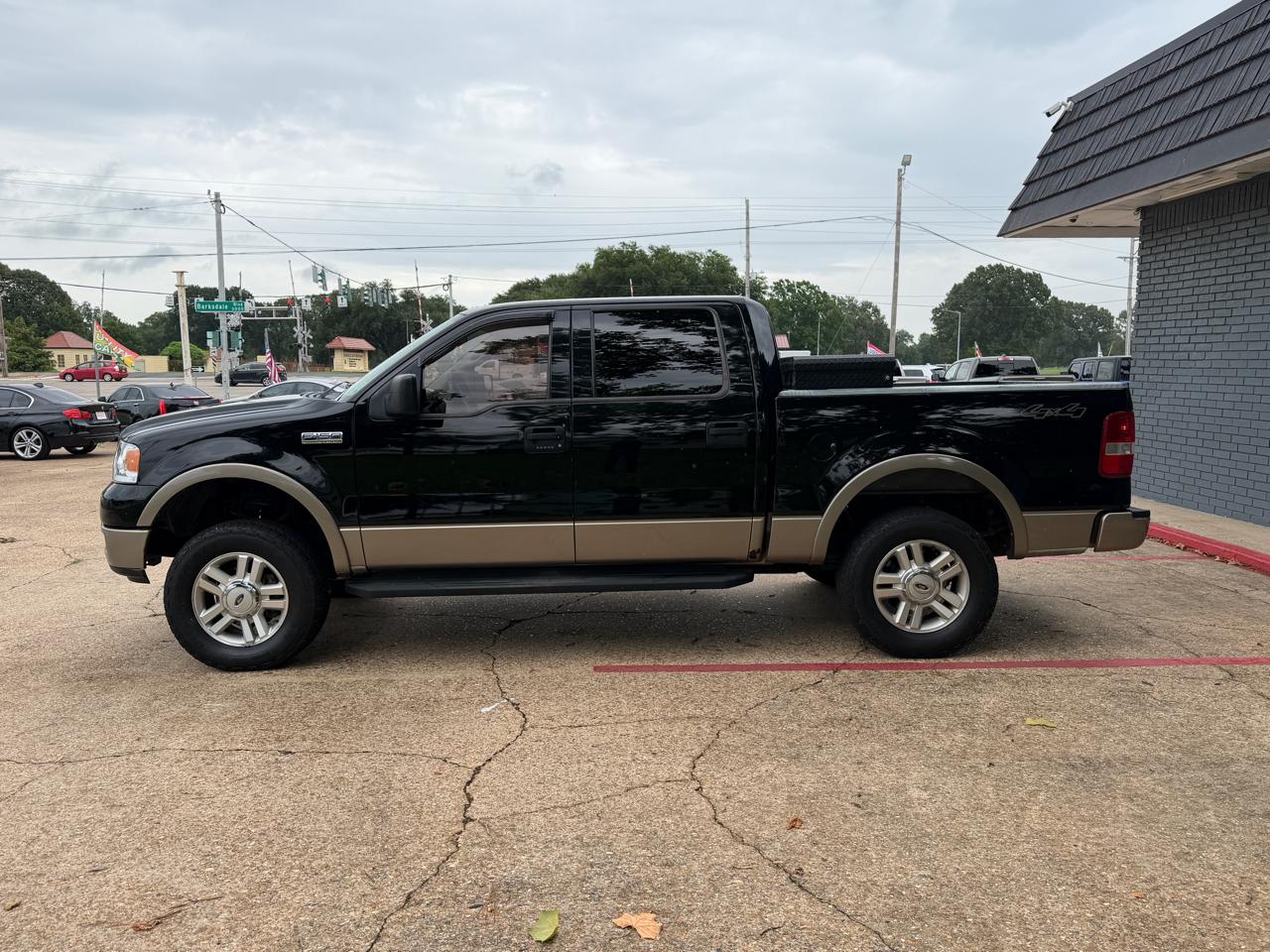 Ford F-150 4WD SuperCrew 145" Lariat 2004
