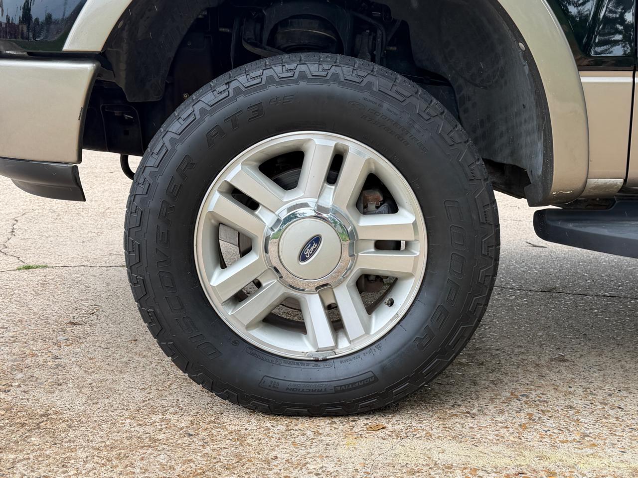 Ford F-150 4WD SuperCrew 145" Lariat 2004