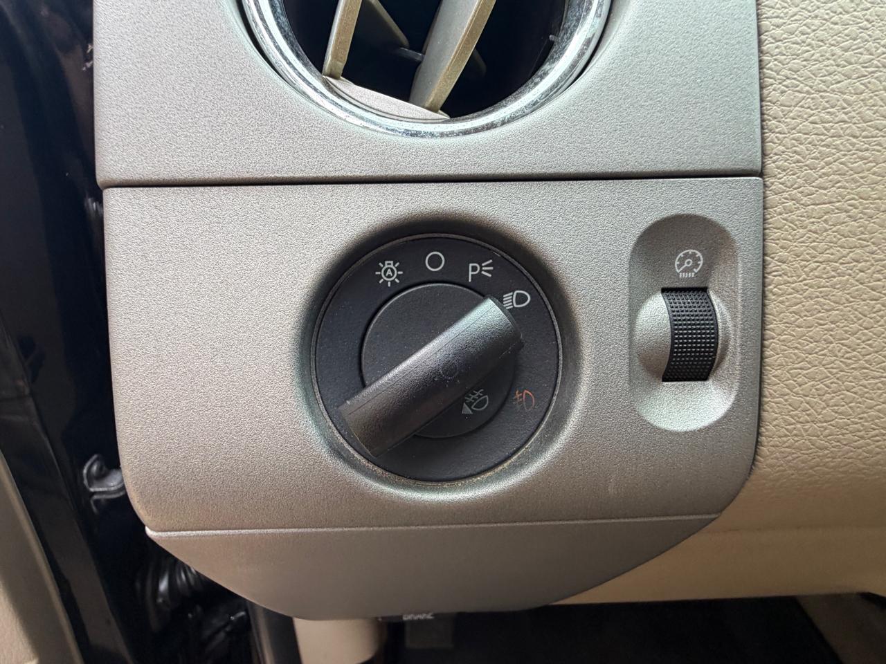 Ford F-150 4WD SuperCrew 145" Lariat 2004