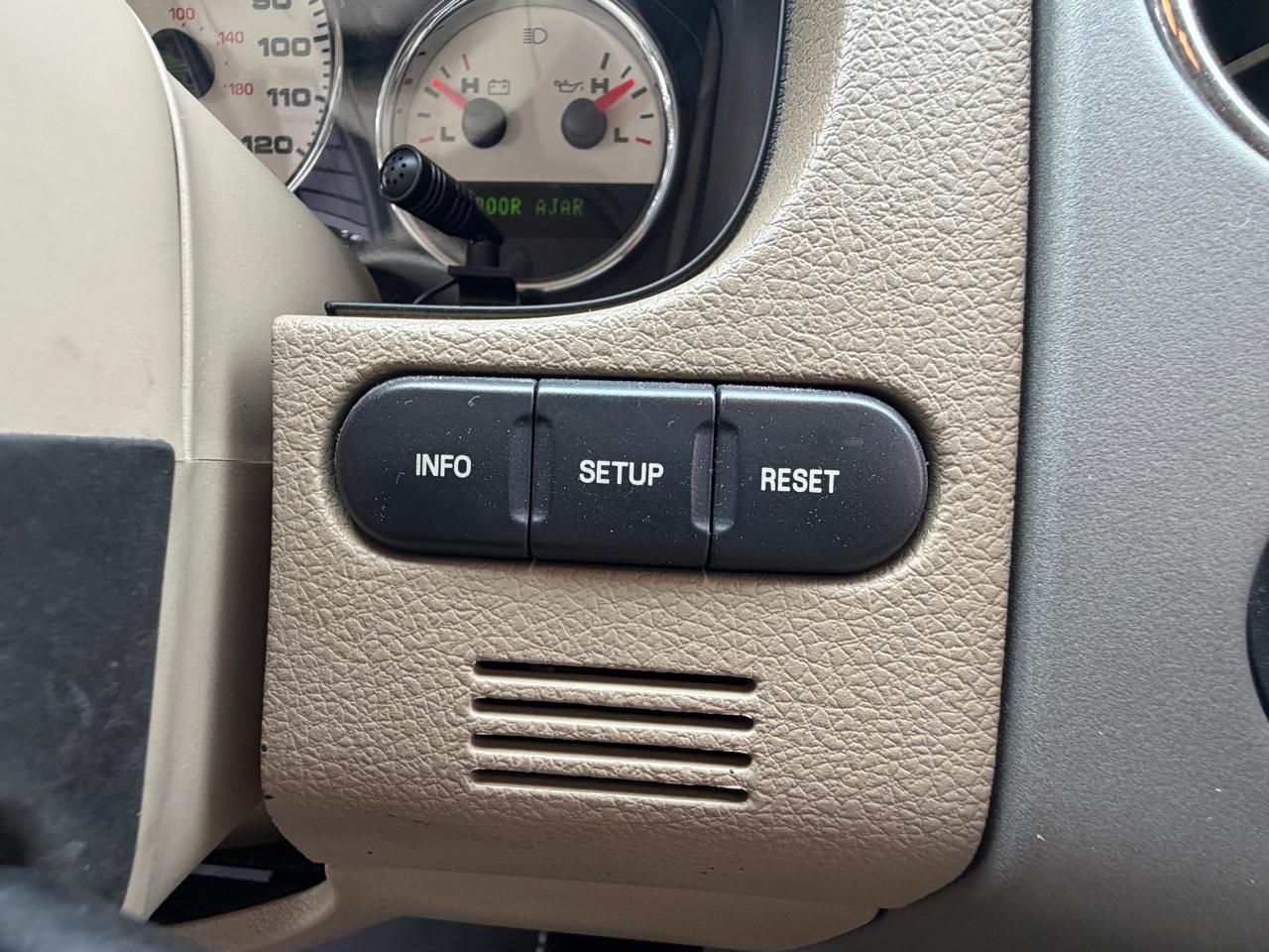 Ford F-150 4WD SuperCrew 145" Lariat 2004