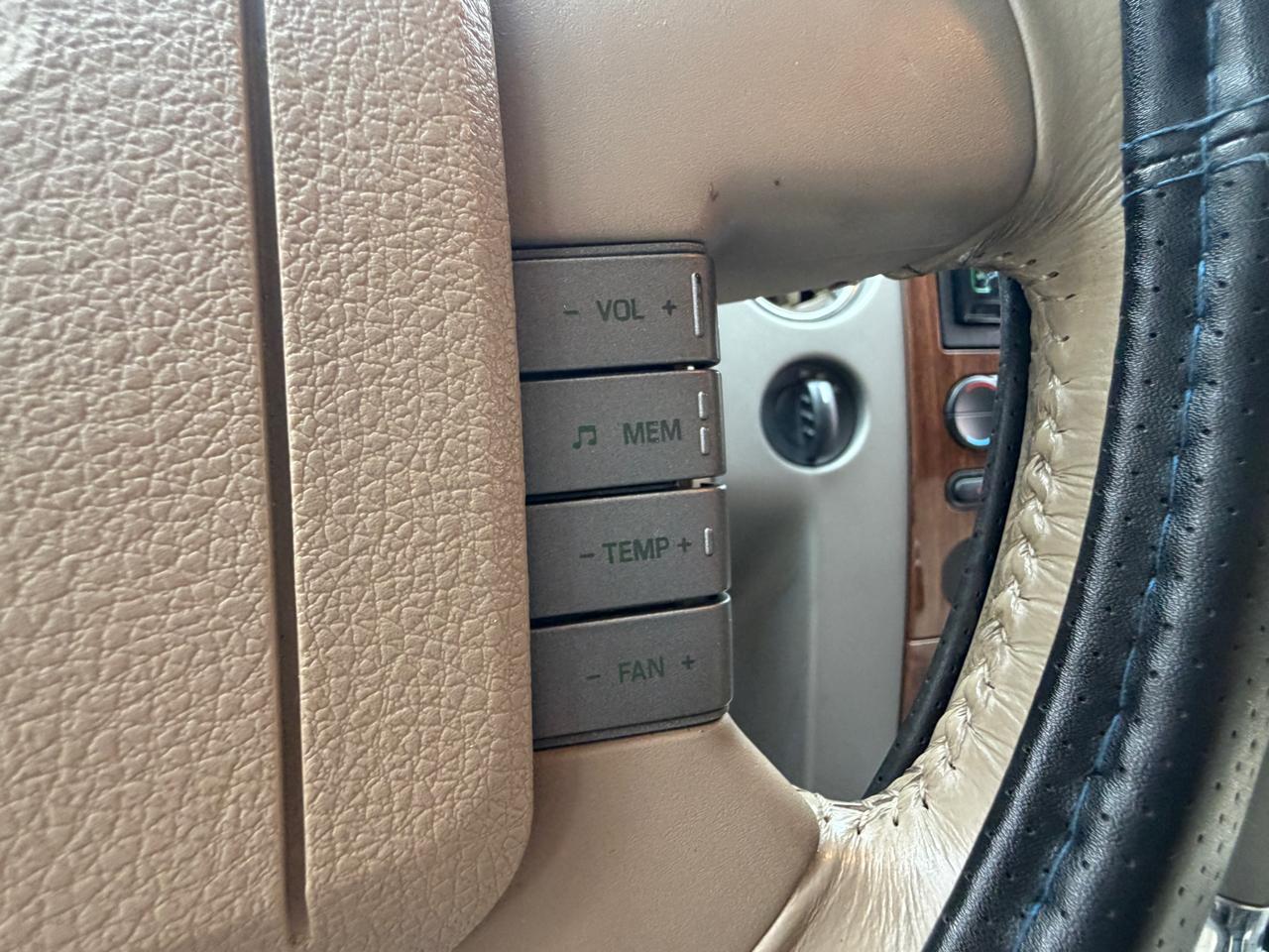 Ford F-150 4WD SuperCrew 145" Lariat 2004
