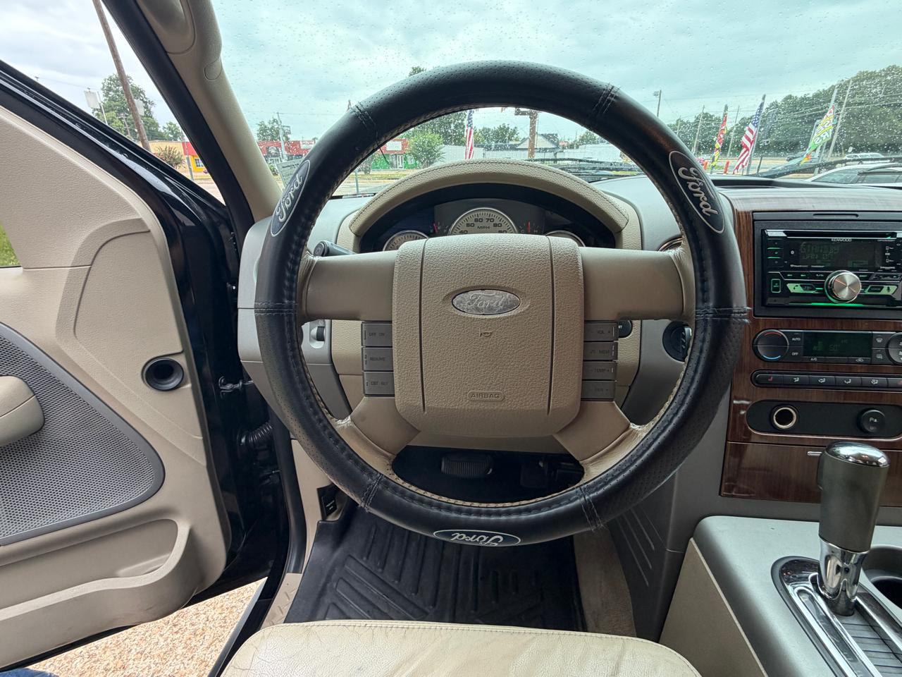 Ford F-150 4WD SuperCrew 145" Lariat 2004