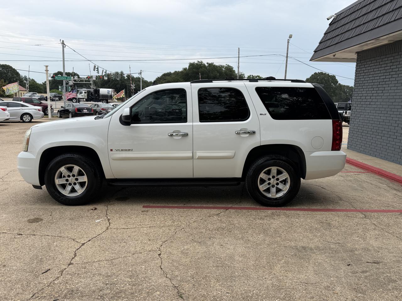 GMC Yukon 2WD 4dr 1500 SLT 2007