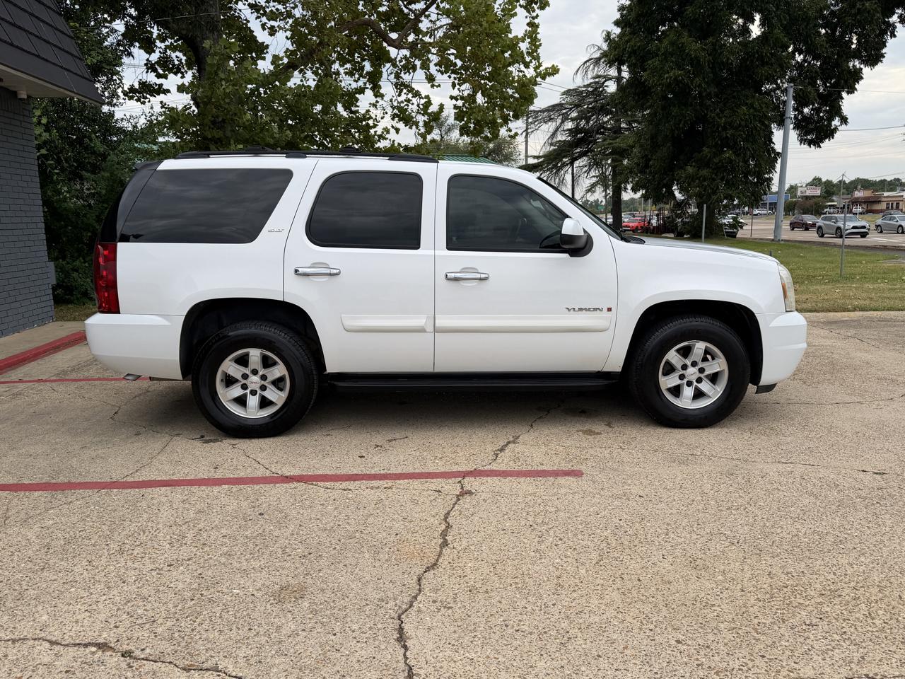 GMC Yukon 2WD 4dr 1500 SLT 2007