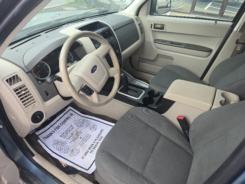 Ford Escape XLS FWD 2010