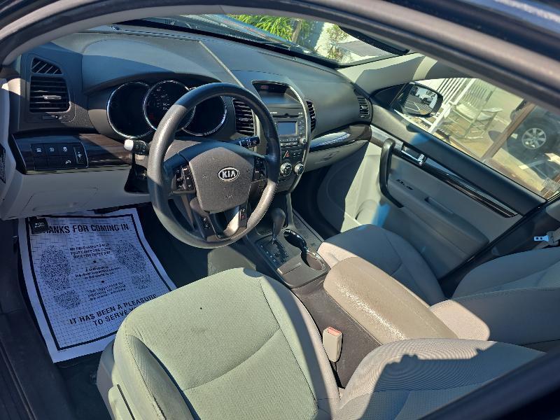 Kia Sorento LX 2WD 2011