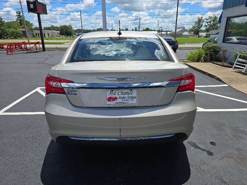 Chrysler 200 LX 2013