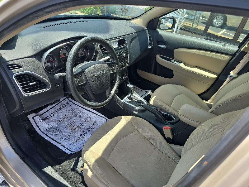 Chrysler 200 LX 2013