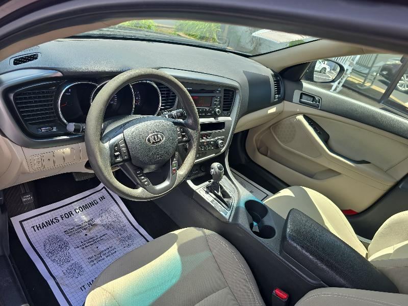 Kia Optima LX MT 2013