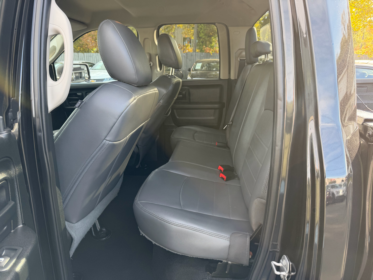 RAM 1500 Express 4x2 Quad Cab 6'4" Box 2017 RAM 1500 Express 4x2 Quad Cab 6'4" Box 2017