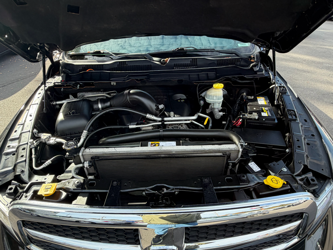 RAM 1500 Express 4x2 Quad Cab 6'4" Box 2017 RAM 1500 Express 4x2 Quad Cab 6'4" Box 2017