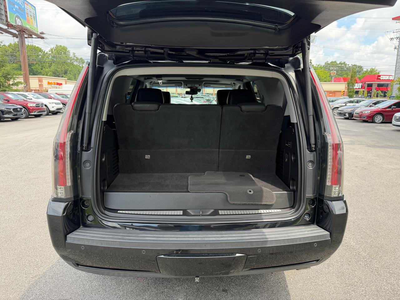 Cadillac Escalade 4WD 4dr Luxury 2017