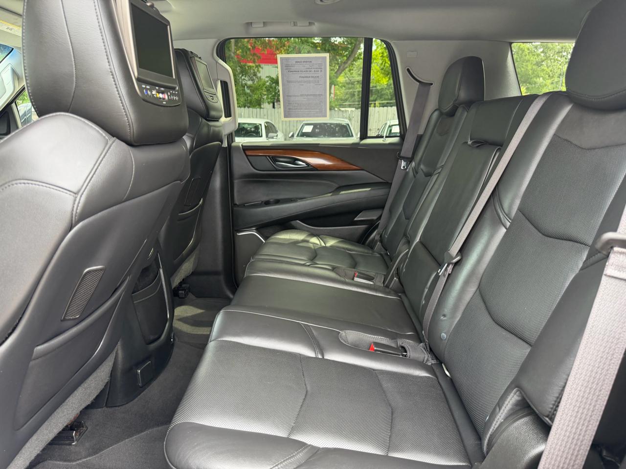 Cadillac Escalade 4WD 4dr Luxury 2017