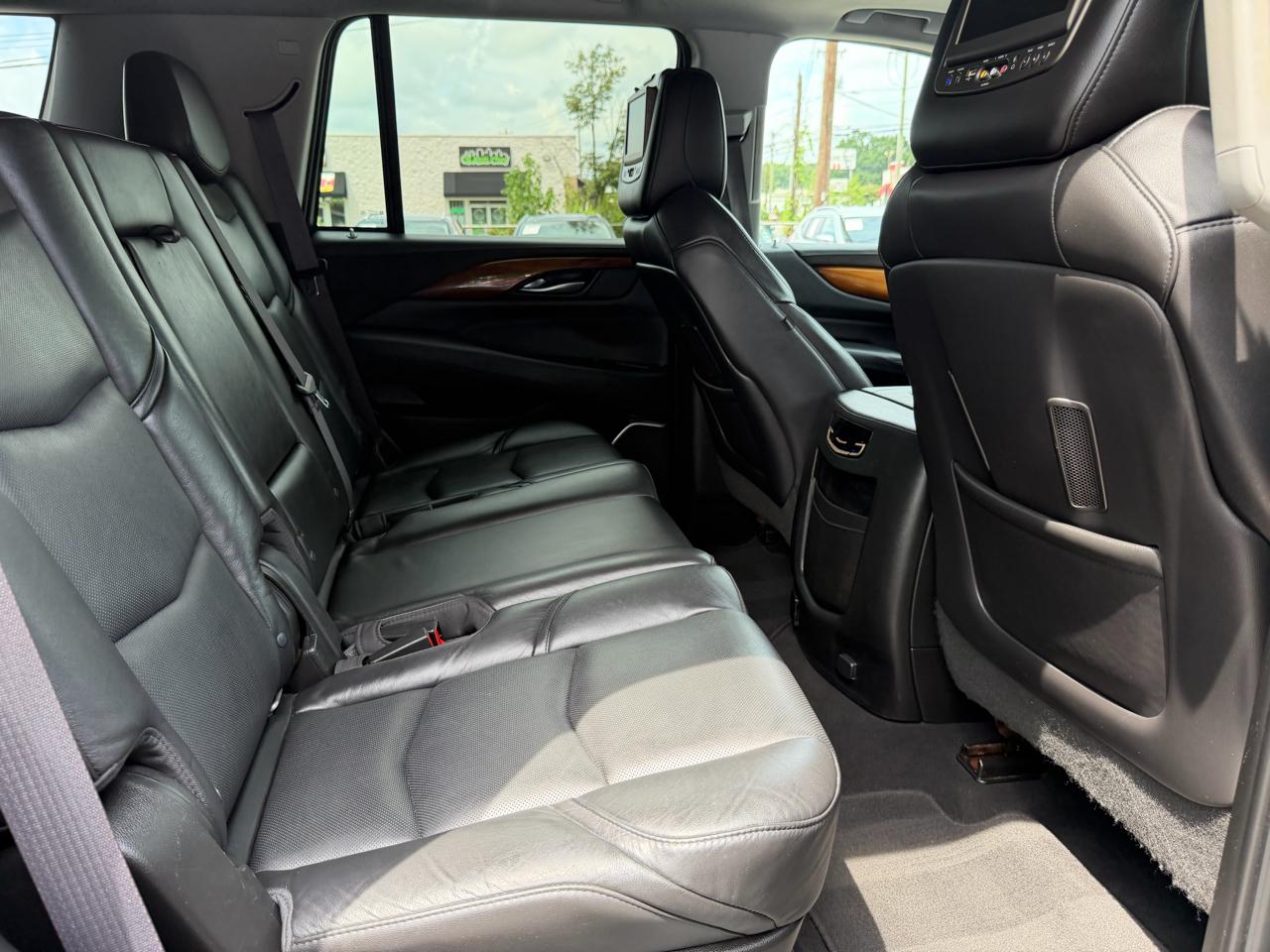 Cadillac Escalade 4WD 4dr Luxury 2017