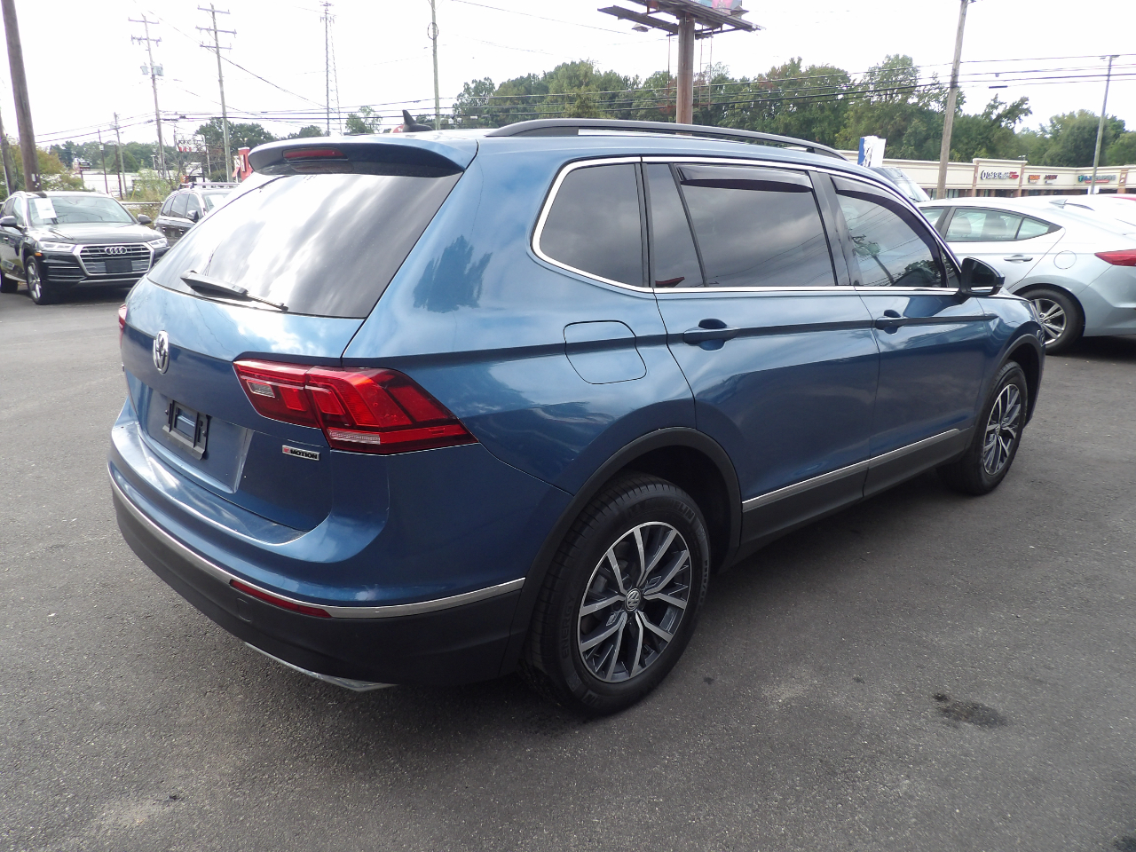 Volkswagen Tiguan 2.0T SE R-Line Black 4MOTION 2020 Volkswagen Tiguan 2.0T SE R-Line Black 4MOTION 2020