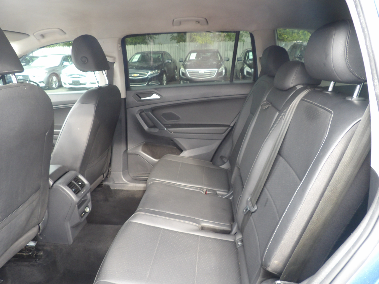 Volkswagen Tiguan 2.0T SE R-Line Black 4MOTION 2020 Volkswagen Tiguan 2.0T SE R-Line Black 4MOTION 2020