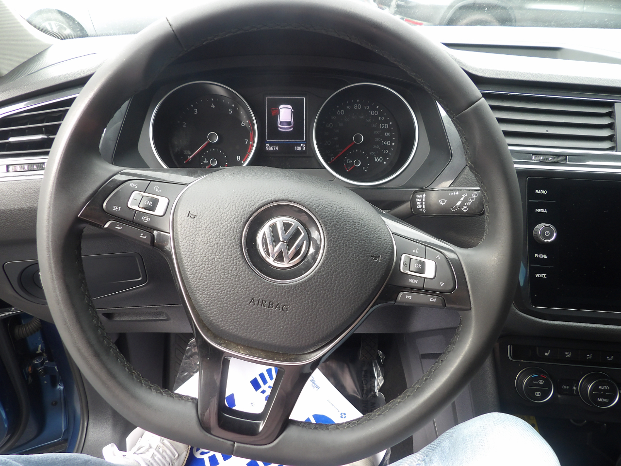 Volkswagen Tiguan 2.0T SE R-Line Black 4MOTION 2020 Volkswagen Tiguan 2.0T SE R-Line Black 4MOTION 2020