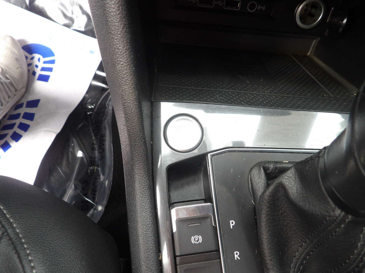 Volkswagen Tiguan 2.0T SE R-Line Black 4MOTION 2020 Volkswagen Tiguan 2.0T SE R-Line Black 4MOTION 2020