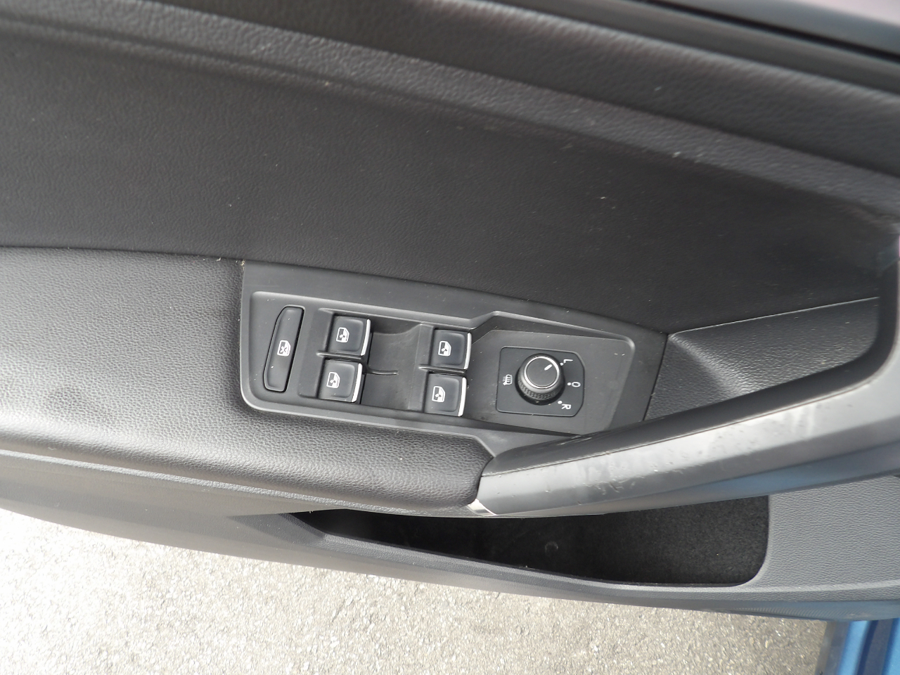 Volkswagen Tiguan 2.0T SE R-Line Black 4MOTION 2020 Volkswagen Tiguan 2.0T SE R-Line Black 4MOTION 2020