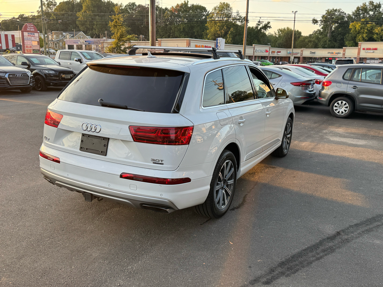Audi Q7 3.0 TFSI Premium Plus 2017 Audi Q7 3.0 TFSI Premium Plus 2017