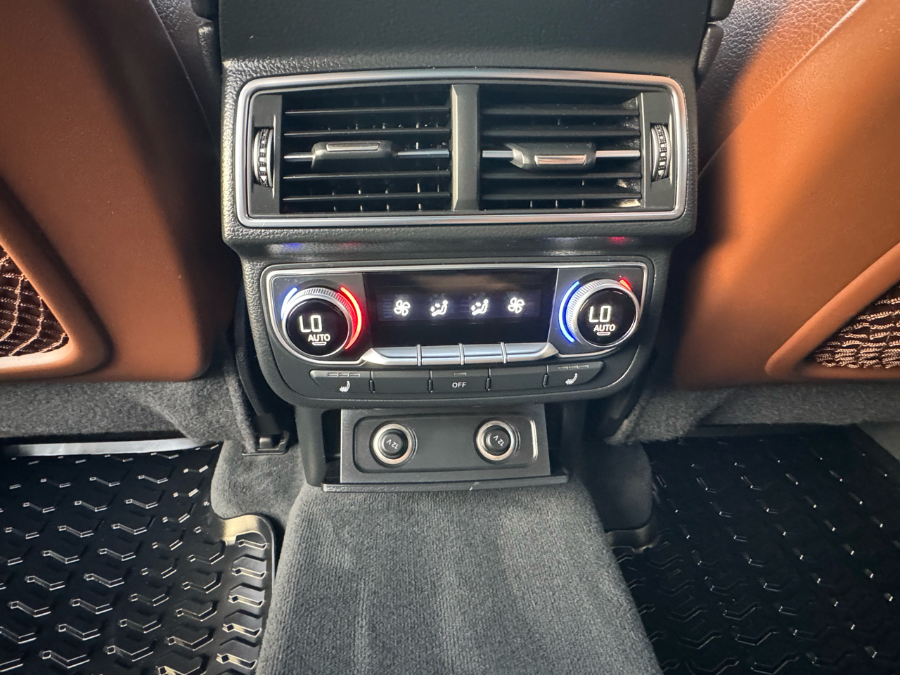 Audi Q7 3.0 TFSI Premium Plus 2017 Audi Q7 3.0 TFSI Premium Plus 2017