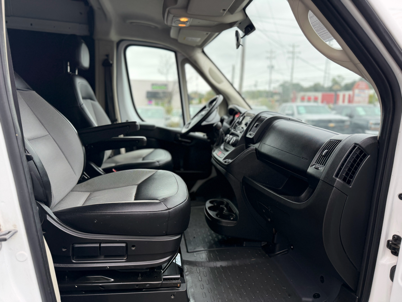 RAM ProMaster Cargo Van 1500 High Roof 136" WB 2021 RAM ProMaster Cargo Van 1500 High Roof 136" WB 2021