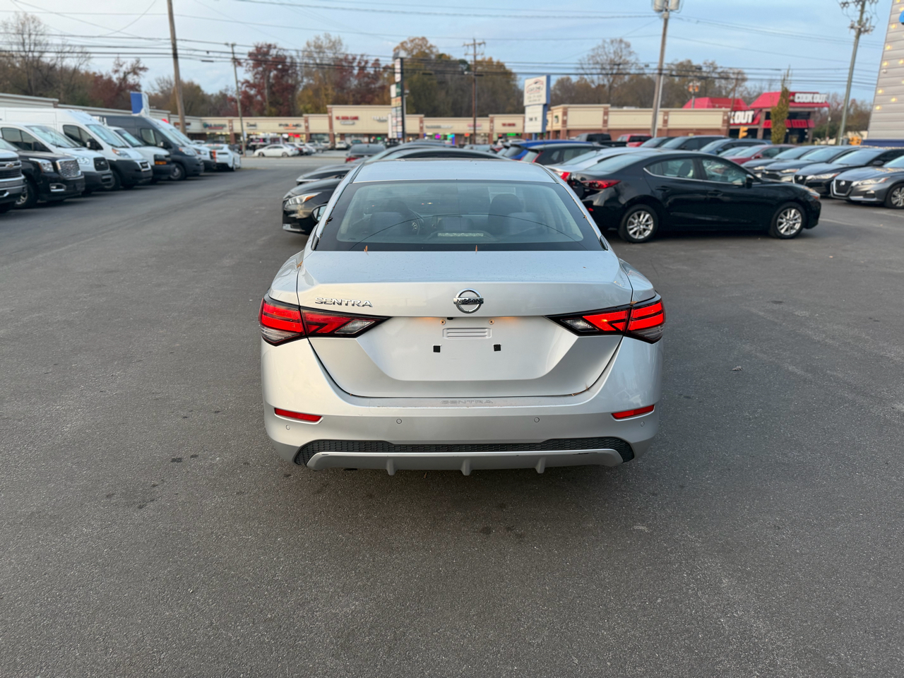 Nissan Sentra S CVT 2020