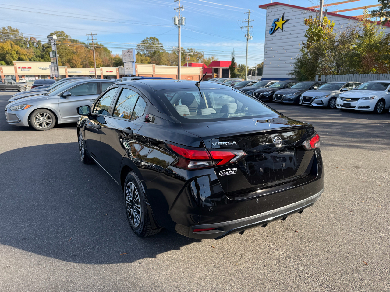 Nissan Versa S CVT 2020 Nissan Versa S CVT 2020