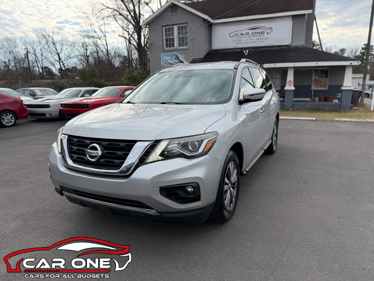 2020 Nissan Pathfinder SV's photo