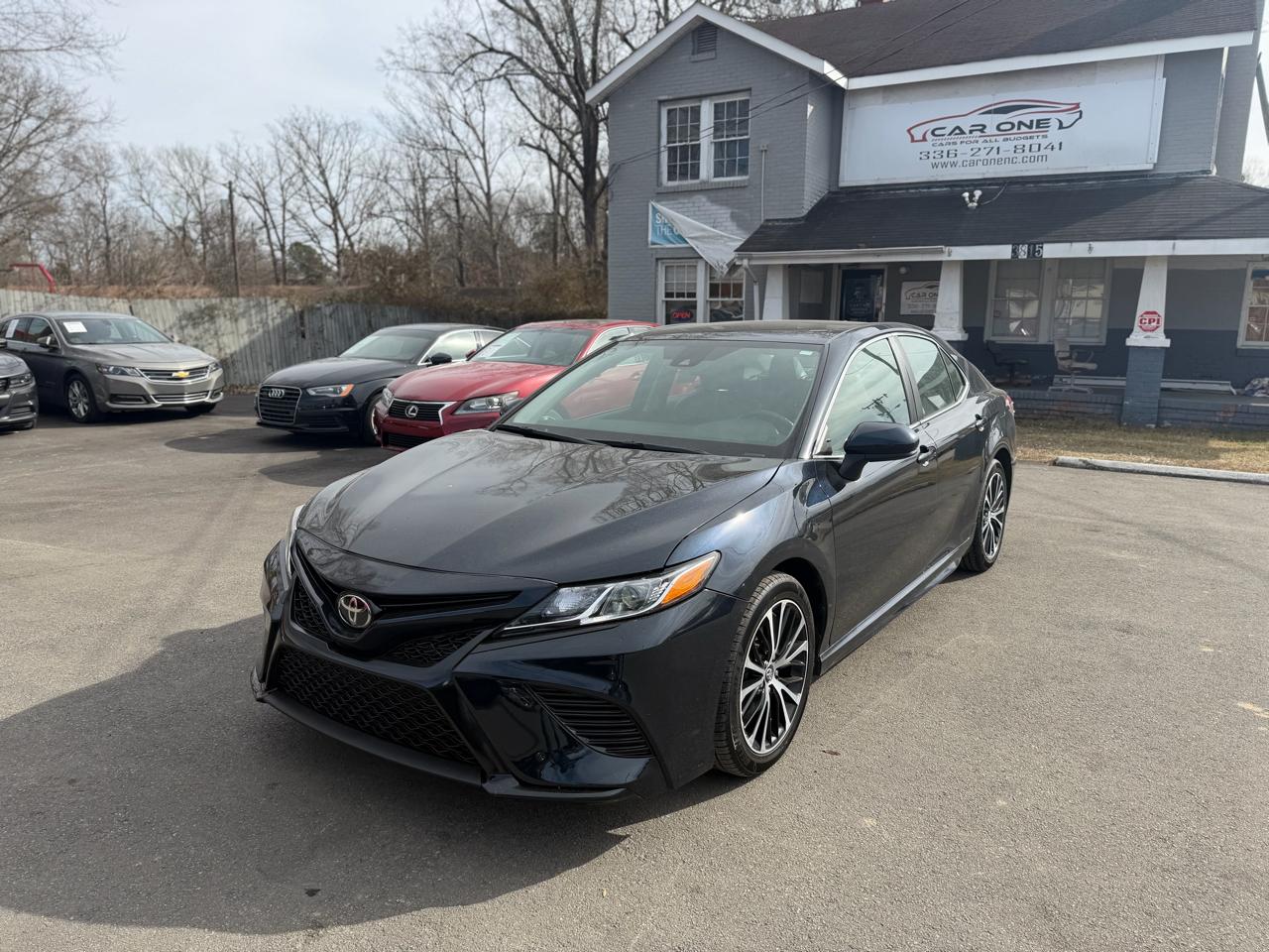 2020 Toyota Camry SE Auto (Natl)