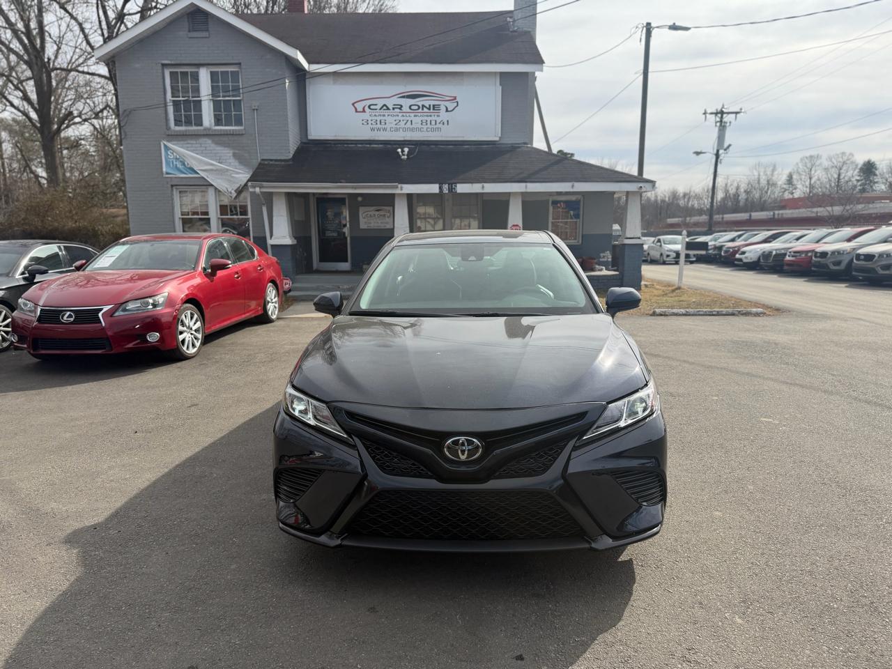 Toyota Camry SE Auto (Natl) 2020