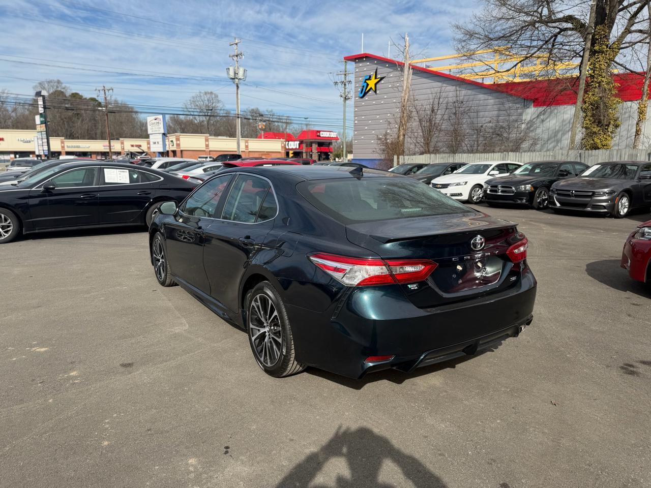 Toyota Camry SE Auto (Natl) 2020