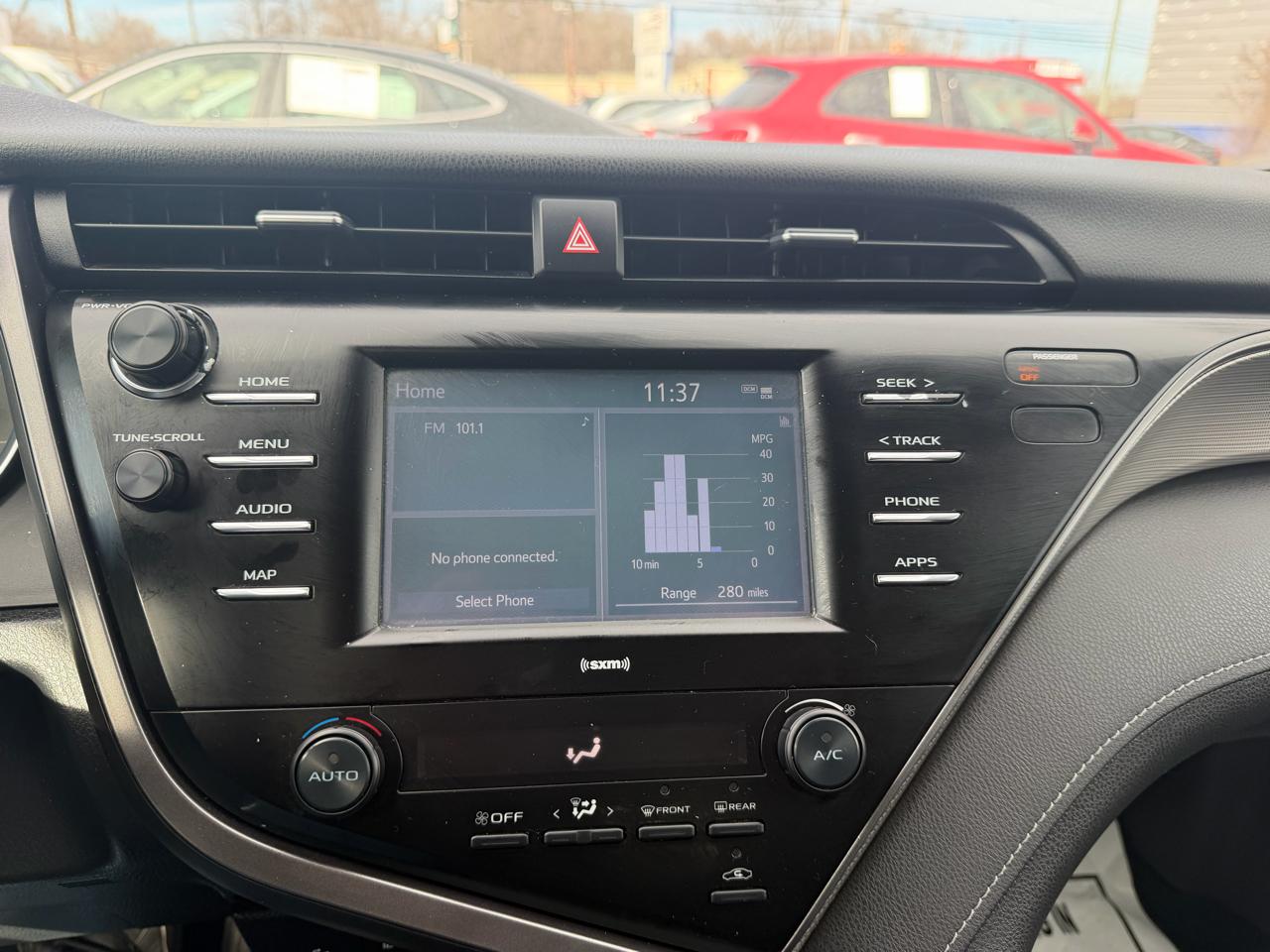 Toyota Camry SE Auto (Natl) 2020