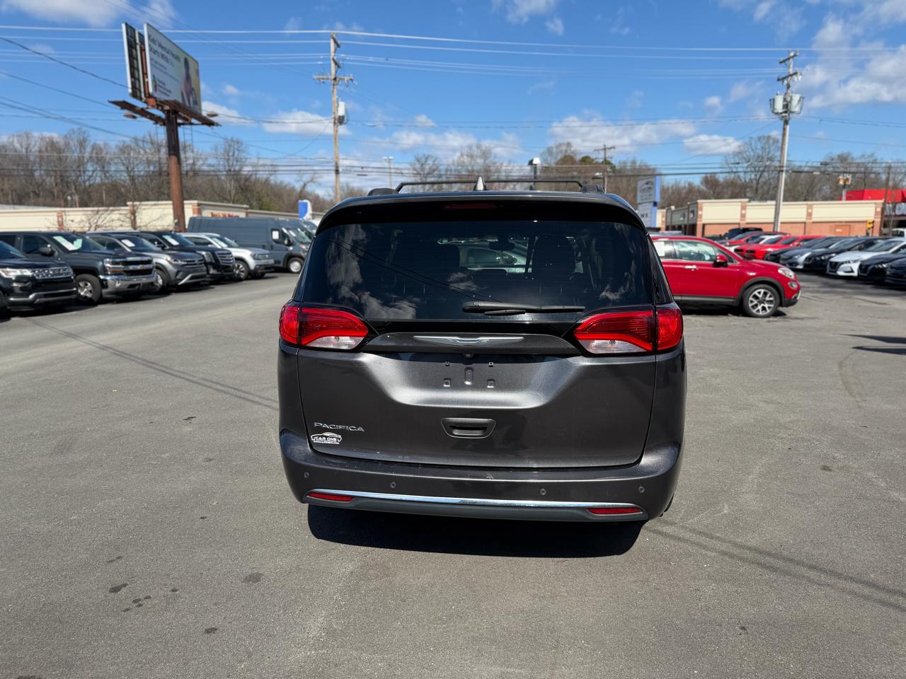 Chrysler Pacifica Touring-L FWD 2017