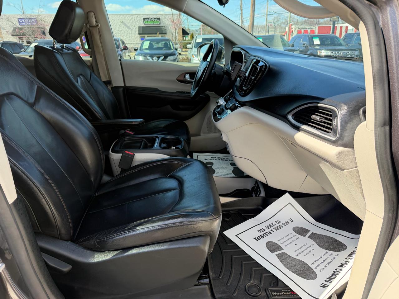 Chrysler Pacifica Touring-L FWD 2017