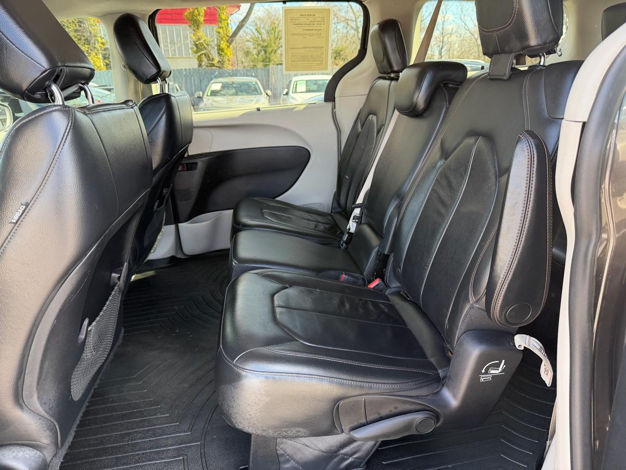 Chrysler Pacifica Touring-L FWD 2017