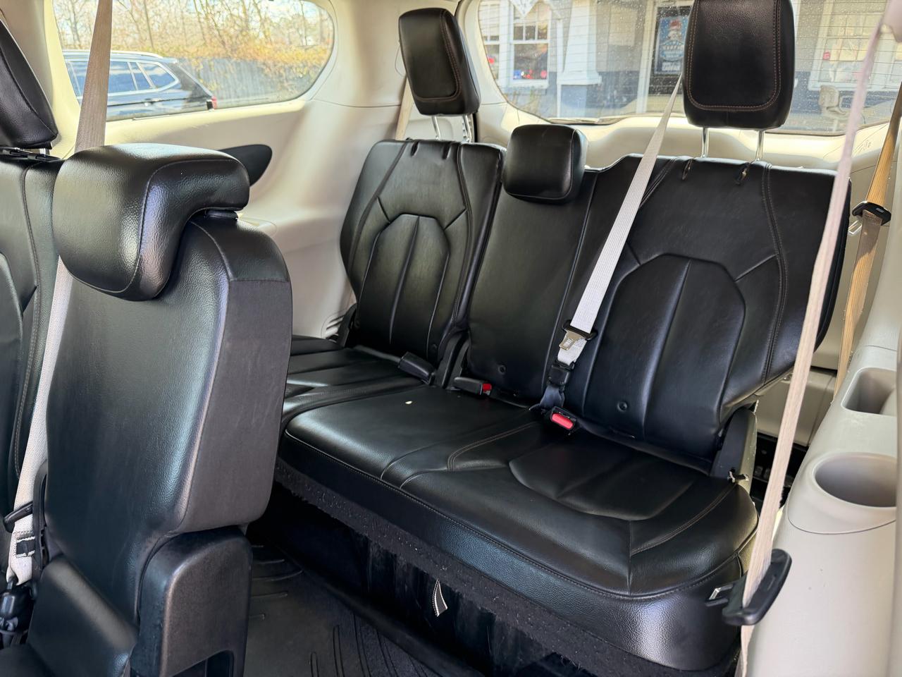 Chrysler Pacifica Touring-L FWD 2017