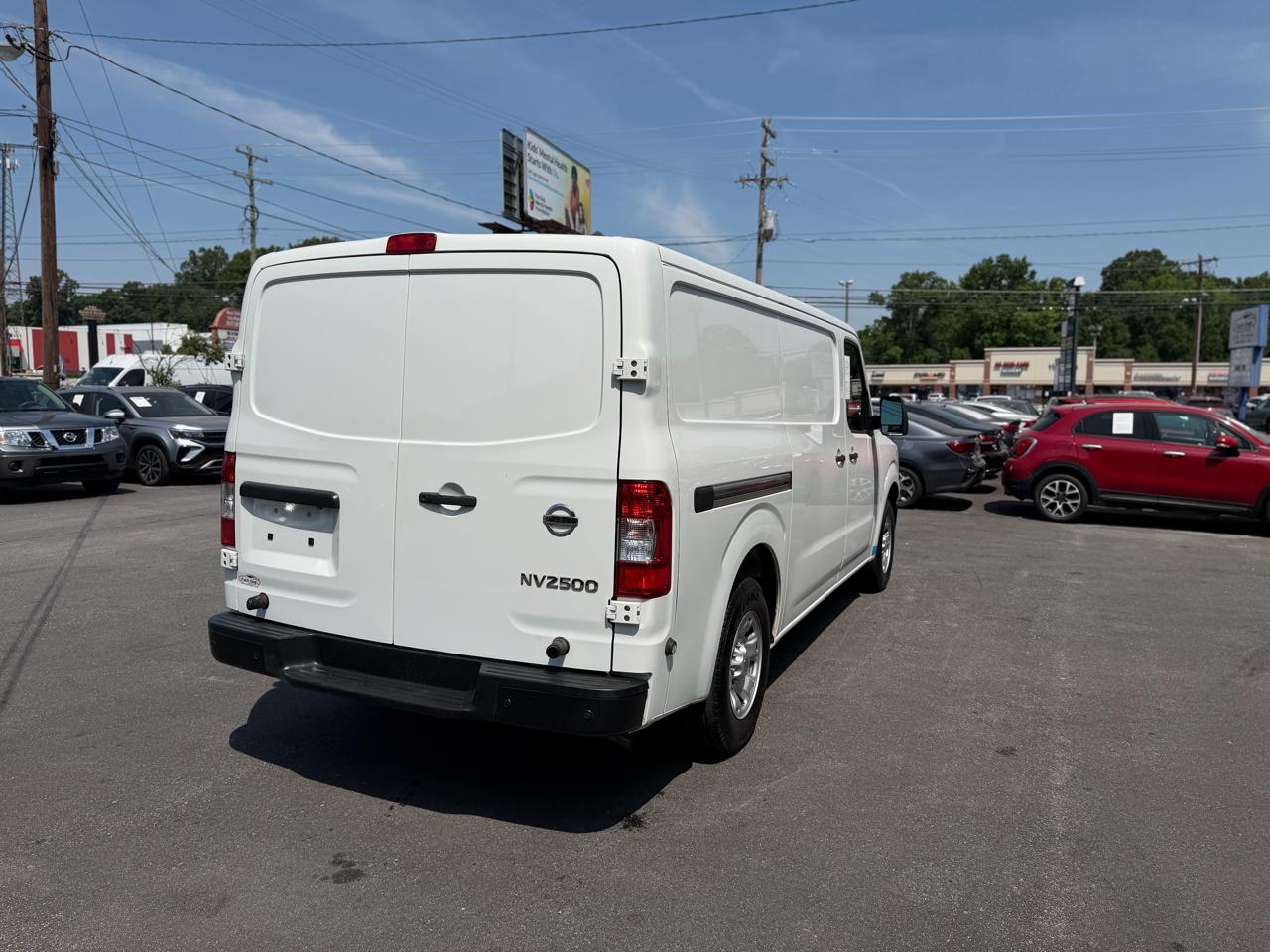 Nissan NV Cargo NV2500 HD Standard Roof V6 SV 2020