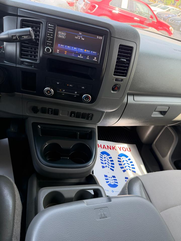 Nissan NV Cargo NV2500 HD Standard Roof V6 SV 2020