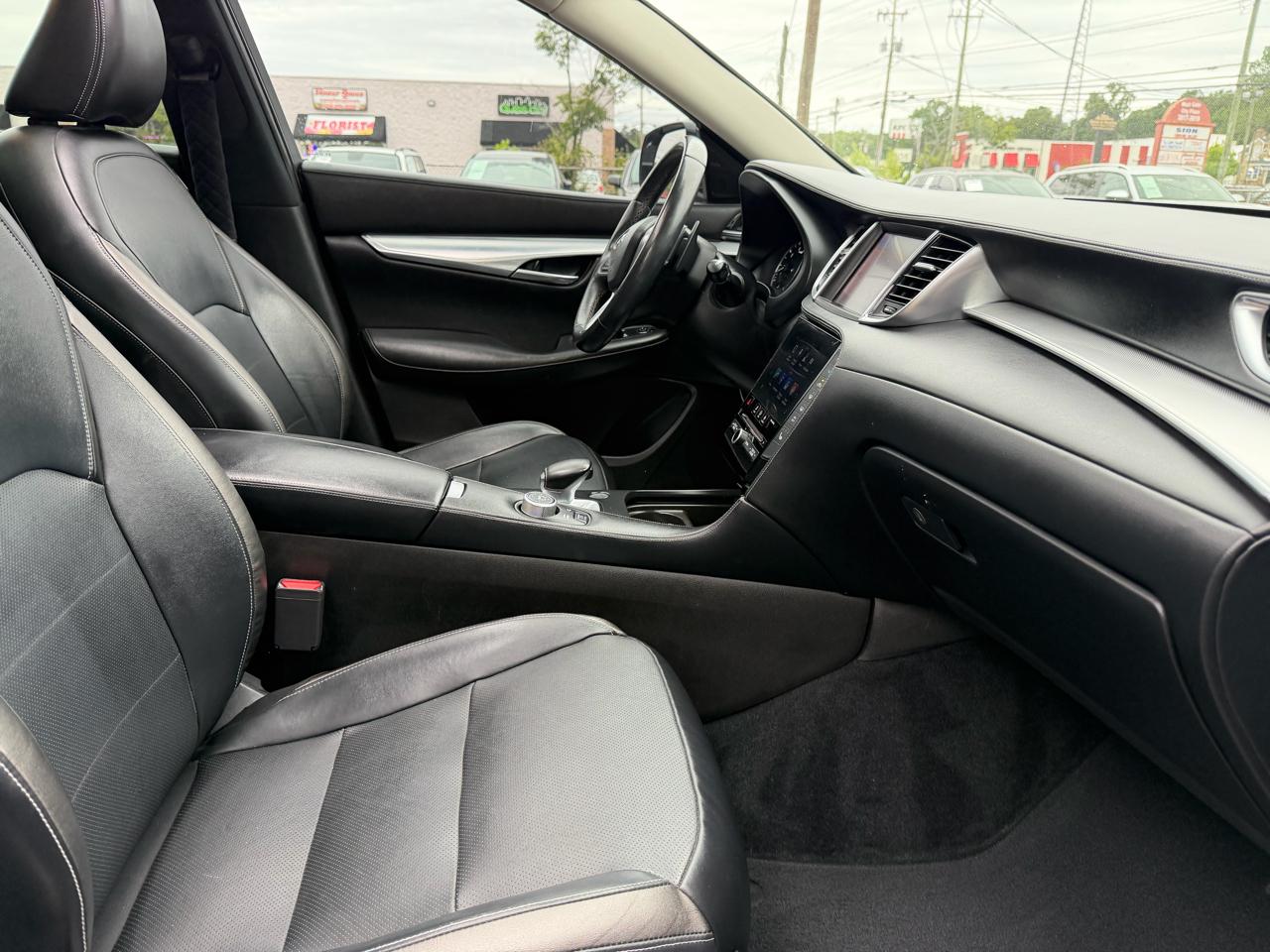 Infiniti QX50 ESSENTIAL FWD 2019