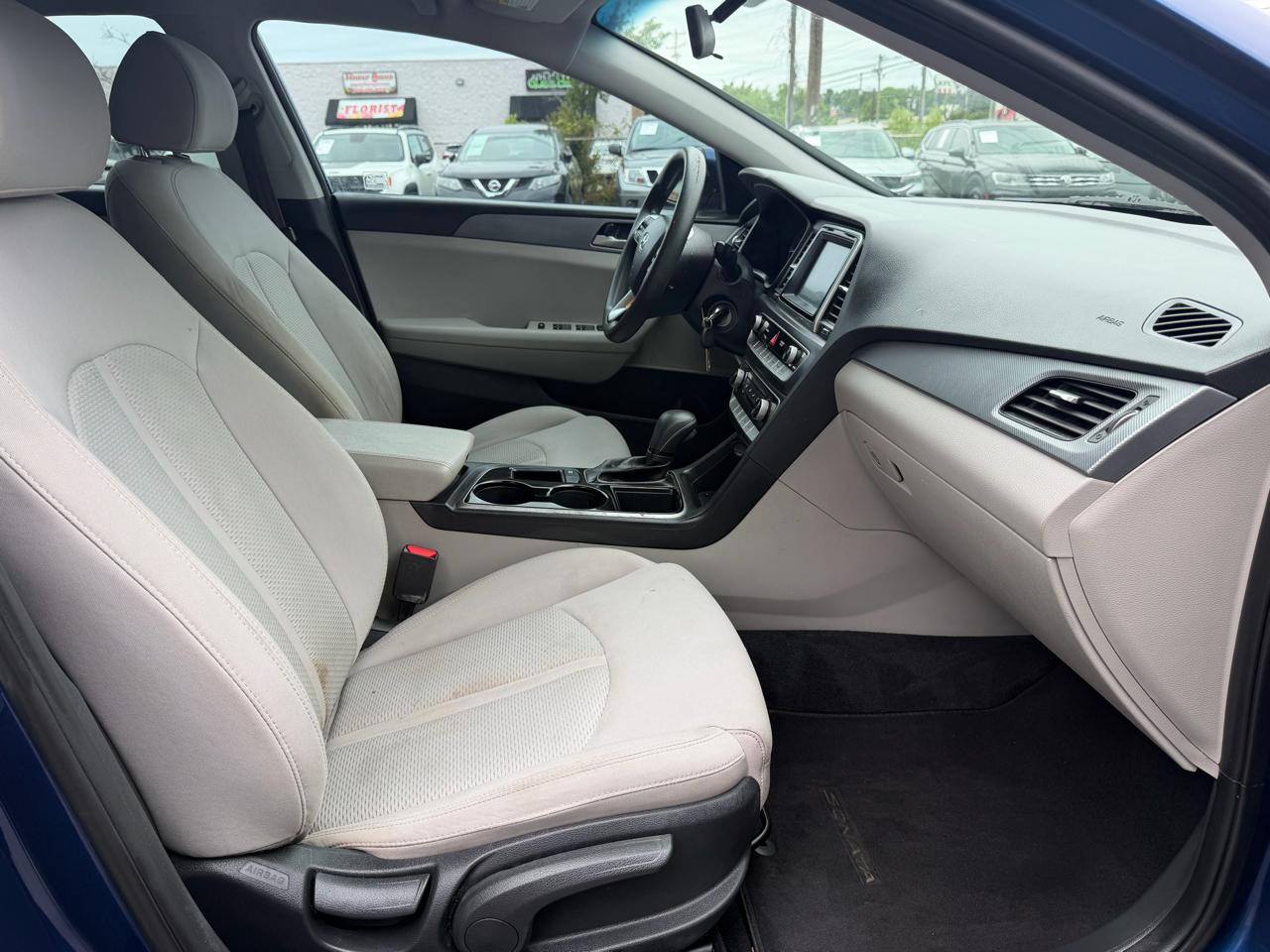 Hyundai Sonata SE 2.4L 2018