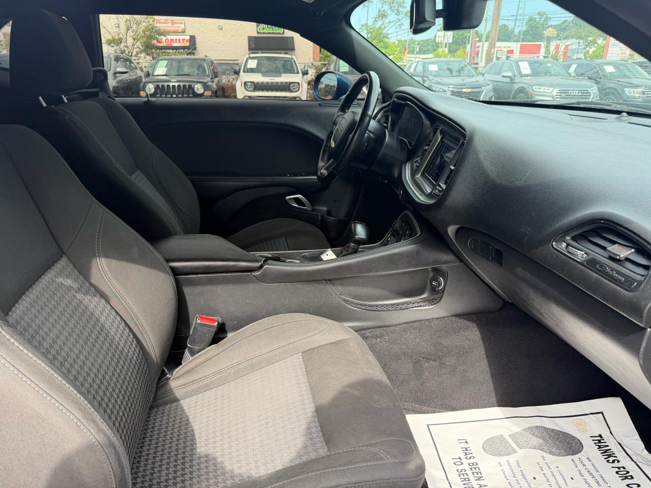 Dodge Challenger SXT RWD 2020