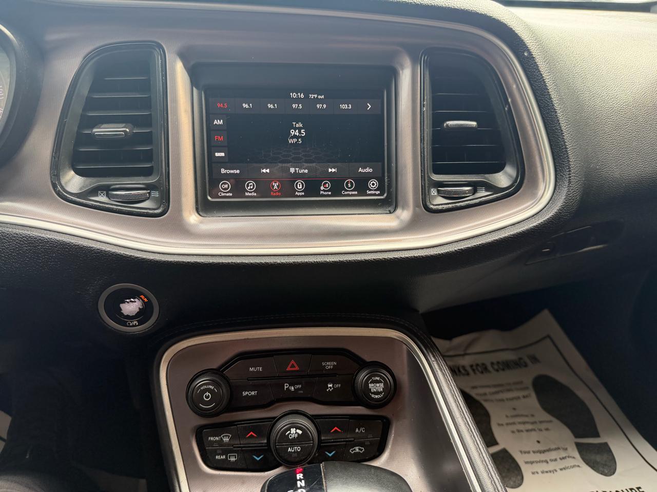 Dodge Challenger SXT RWD 2020